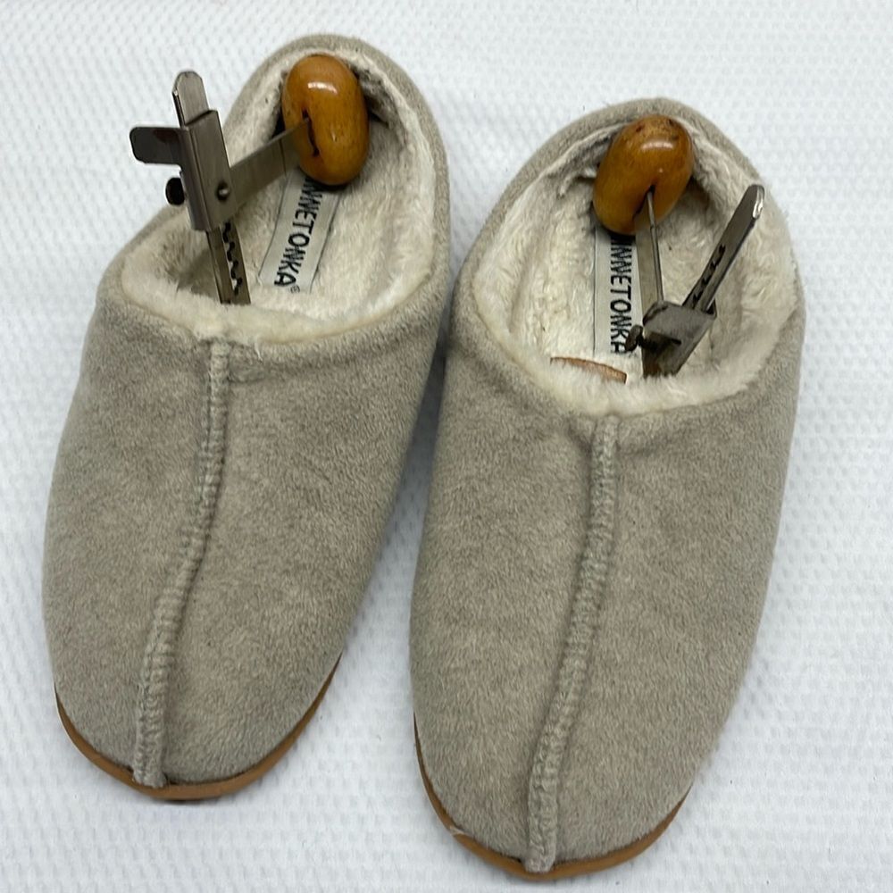 Minnetonka suede slippers mules 44771 Sherpa lined